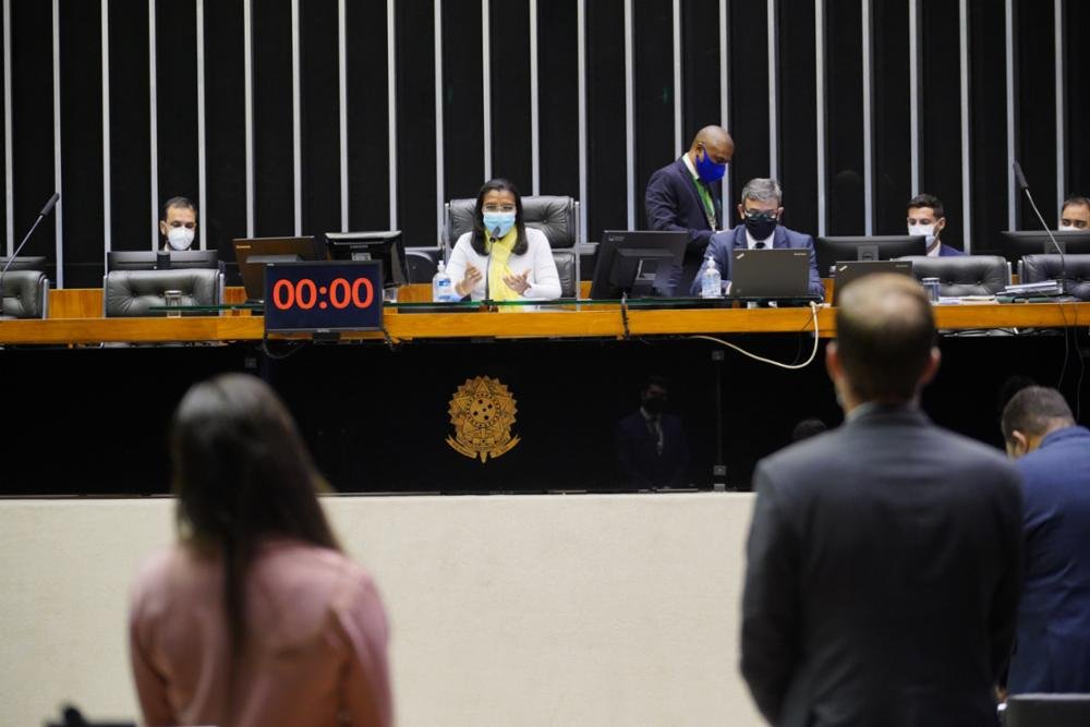 Câmara aprova novas medidas relativas à saúde e de combate à violência contra a mulher