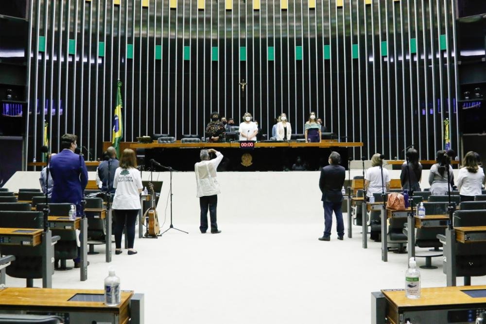 Com oposição do PDT, Câmara aprova novas regras para garantias de empréstimos e acolhe mais quatro propostas