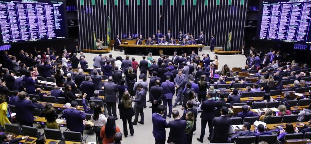 PDT apresenta destaque contra pedágio de 100% para trabalhador se aposentar