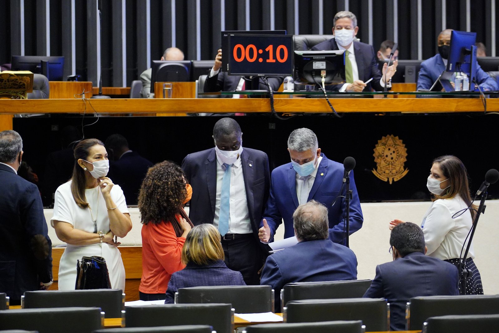 Câmara aprova sete propostas na semana, com novos auxílios para combate à pandemia