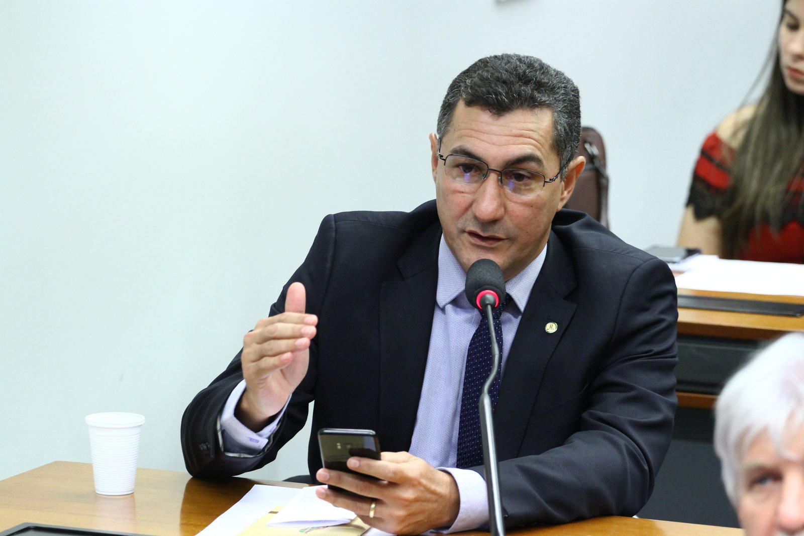 Jesus Sérgio propõe ampliar benefícios a pequenas e médias empresas previstos na MP 944