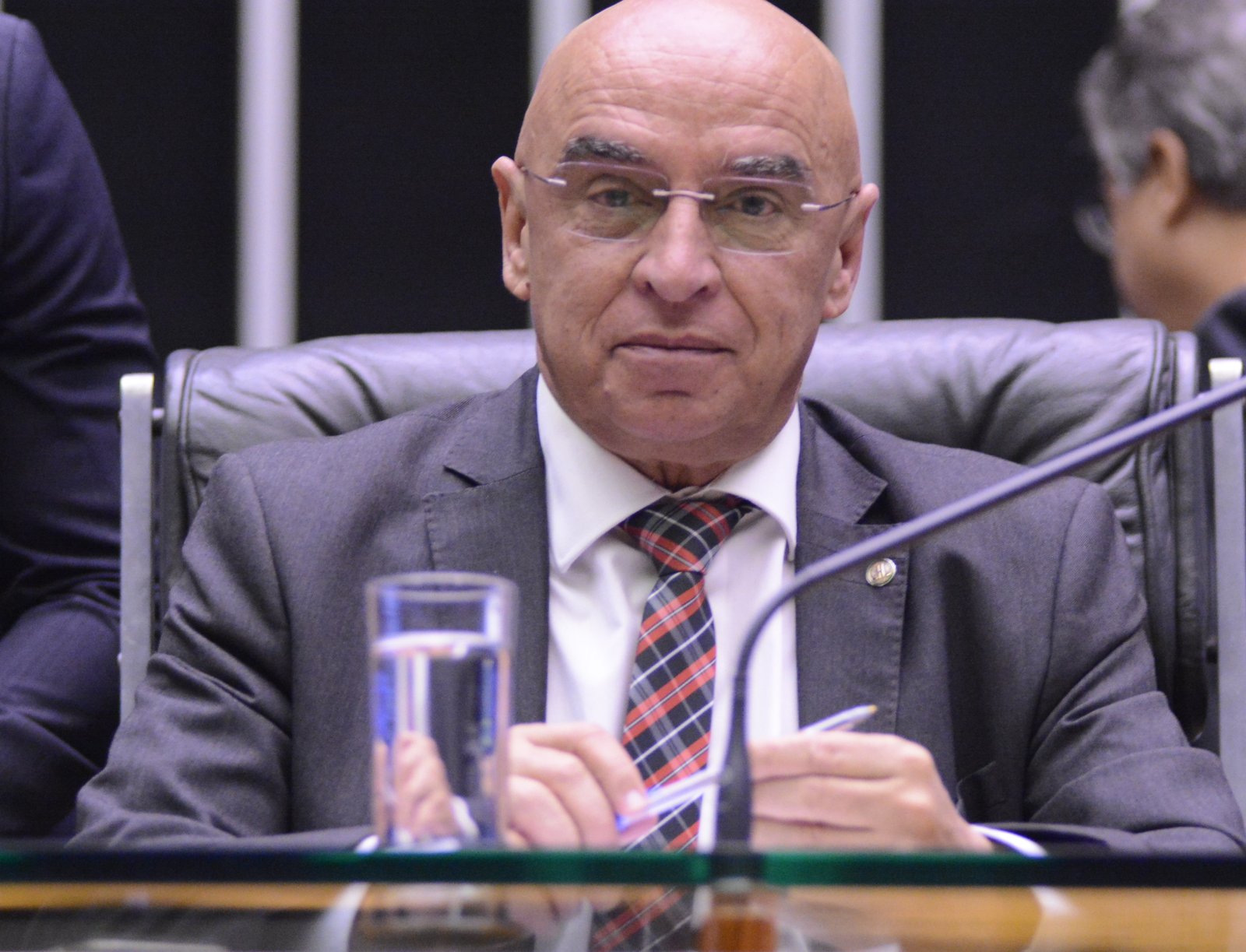 Viação e Transportes aprova destinação de verbas do Fungetur à aviação regional