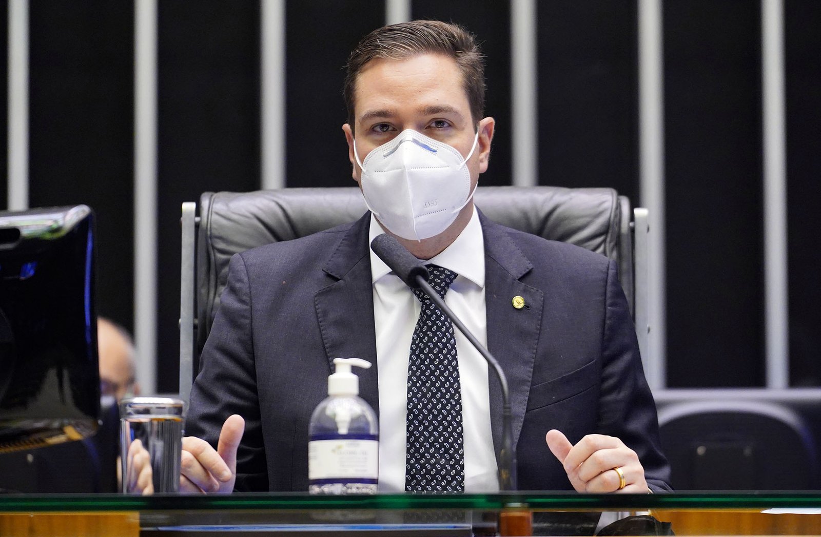 Finanças e Tributação aprova pagamento obrigatório de perícias médicas em ações populares