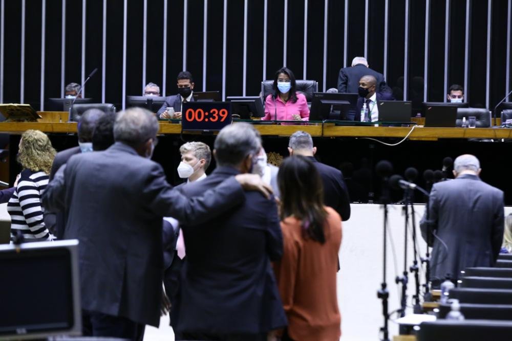 Com forte atuação do PDT, Câmara rejeita voto impresso, mas aprova minirreforma trabalhista na semana