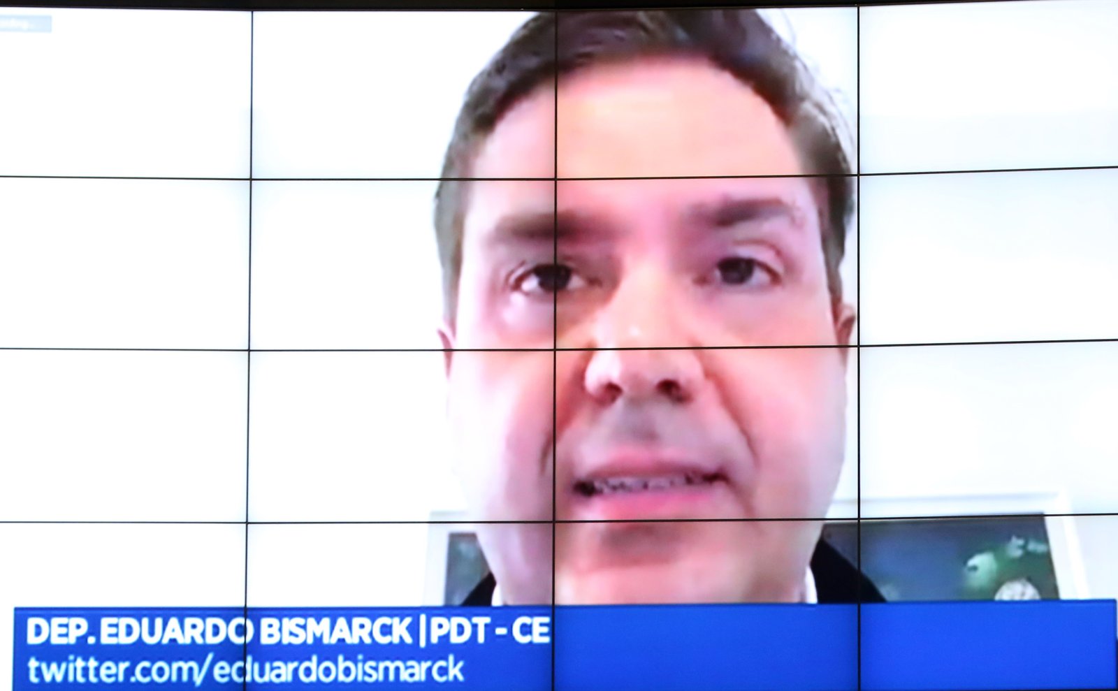 Bismarck pede que senadores rejeitem aplicação de recursos do Fundeb no ensino privado