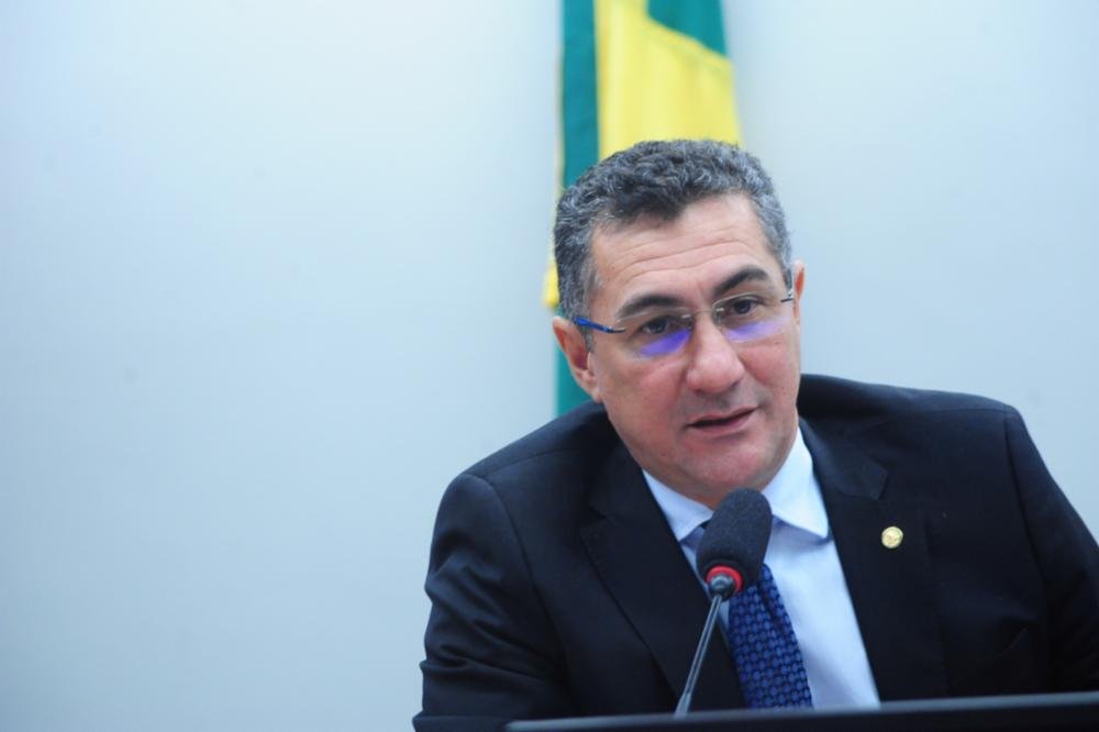 Comissão aprova parecer de Jesus Sérgio a projeto que regula criação doméstica de aves da fauna brasileira e estrangeira