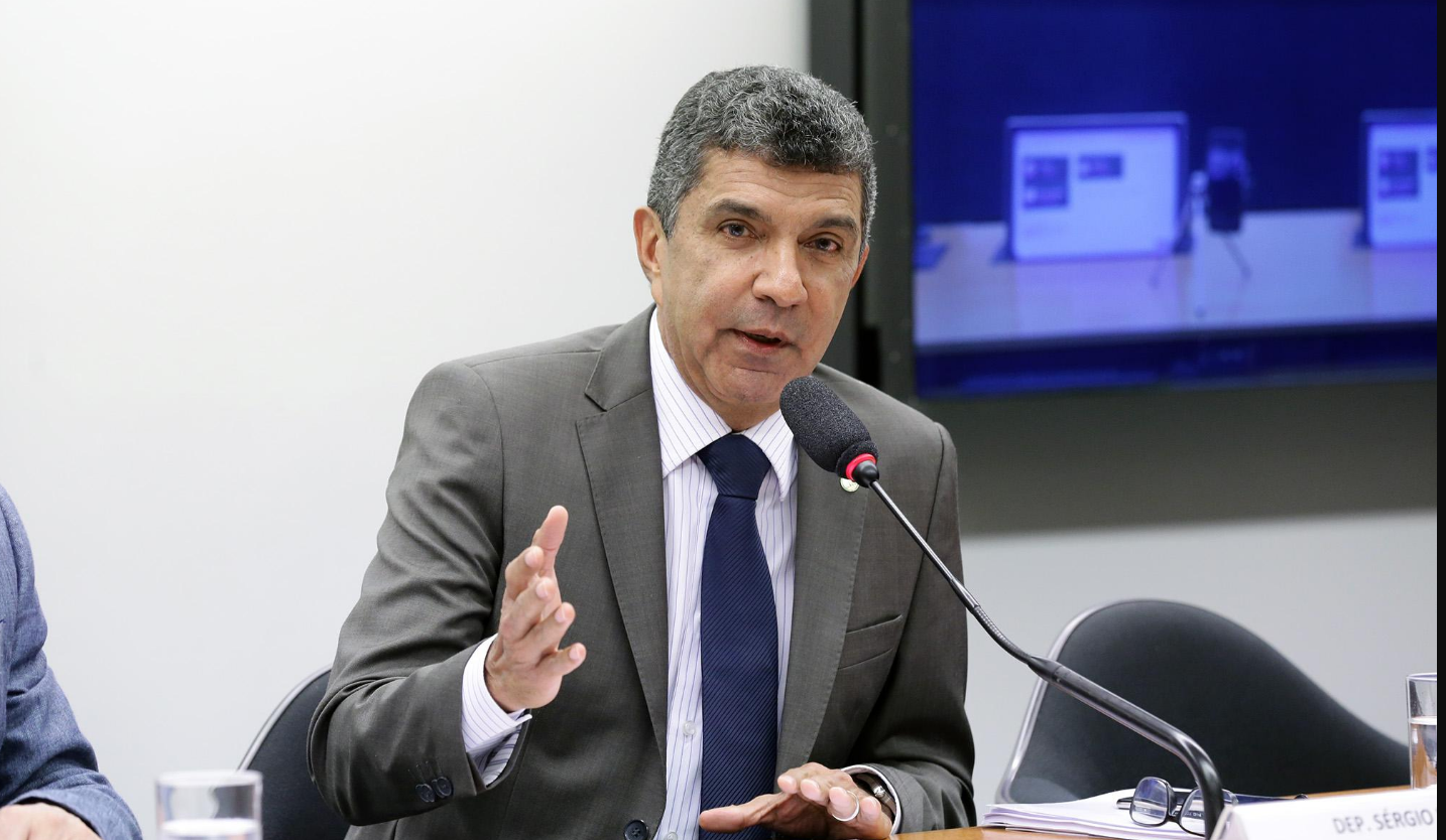 Aprovado na CCJ projeto de Vidigal que obriga farmácias a divulgar remédios do Farmácia Popular