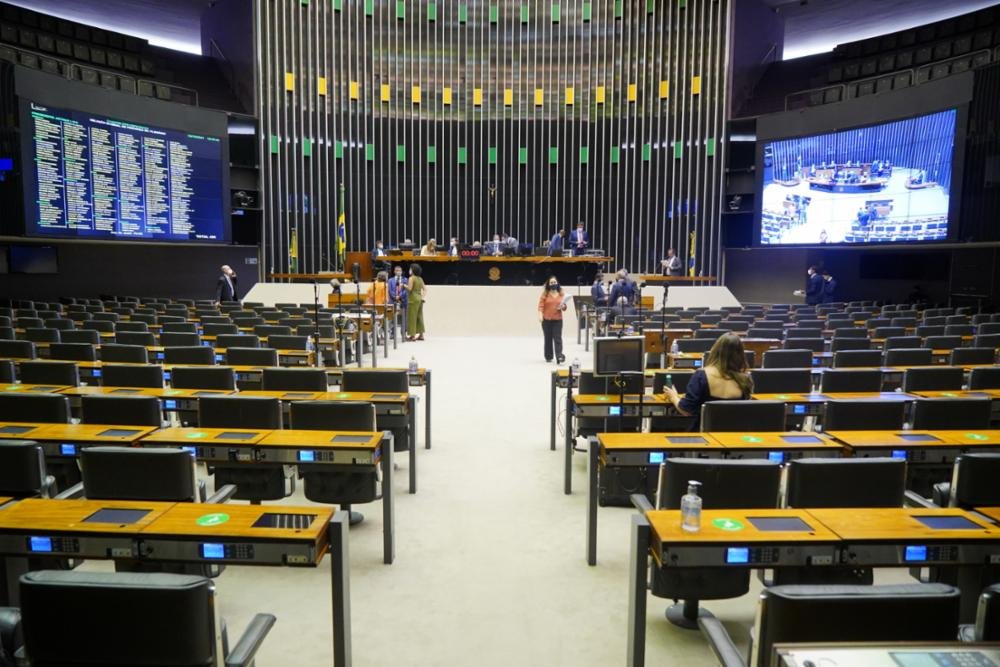 Câmara encerra discussão sobre mudanças no CNMP e aprova mudanças no ICMS dos Combustíveis