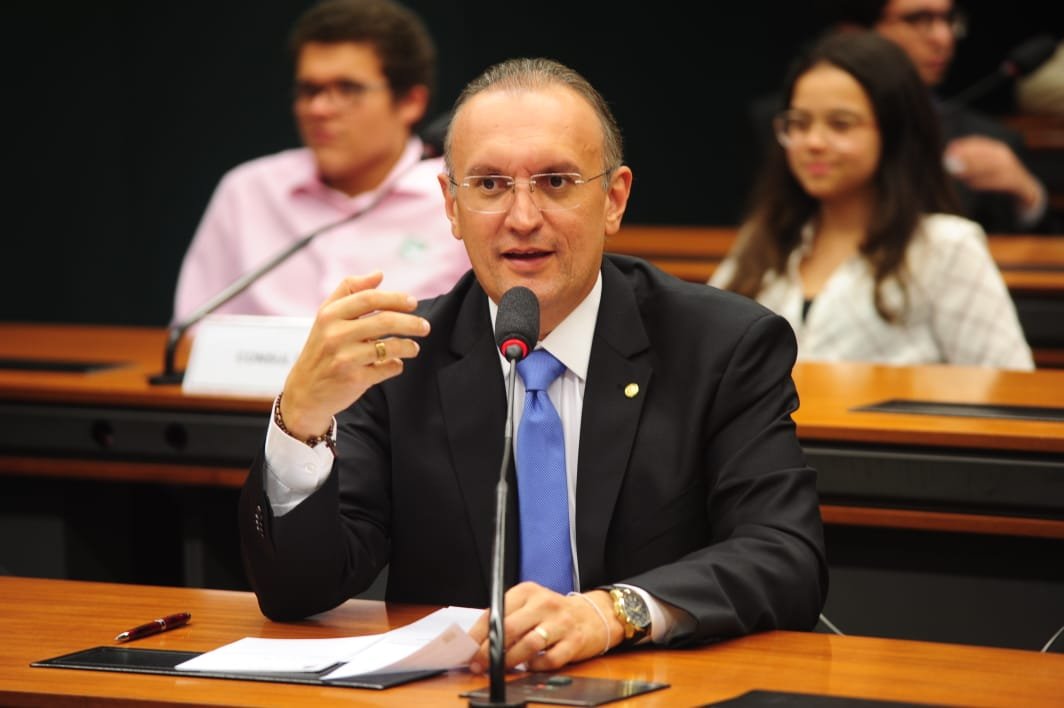 Segurança Pública aprova destinação de recursos a quarteis da polícia militar e de bombeiros proposta por Fábio Henrique