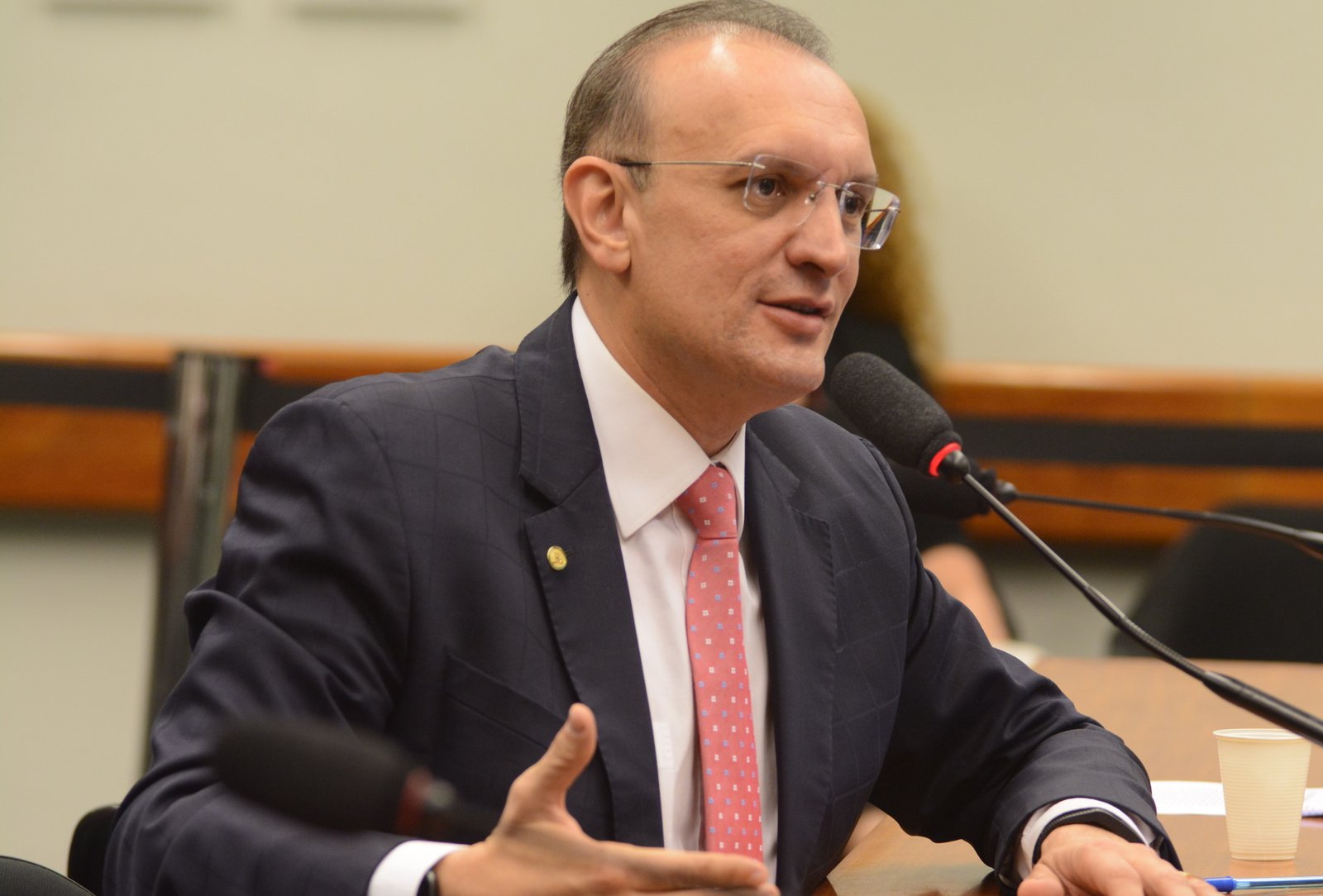 Fábio Henrique: MP 905 é uma nova reforma que tira direitos dos trabalhadores