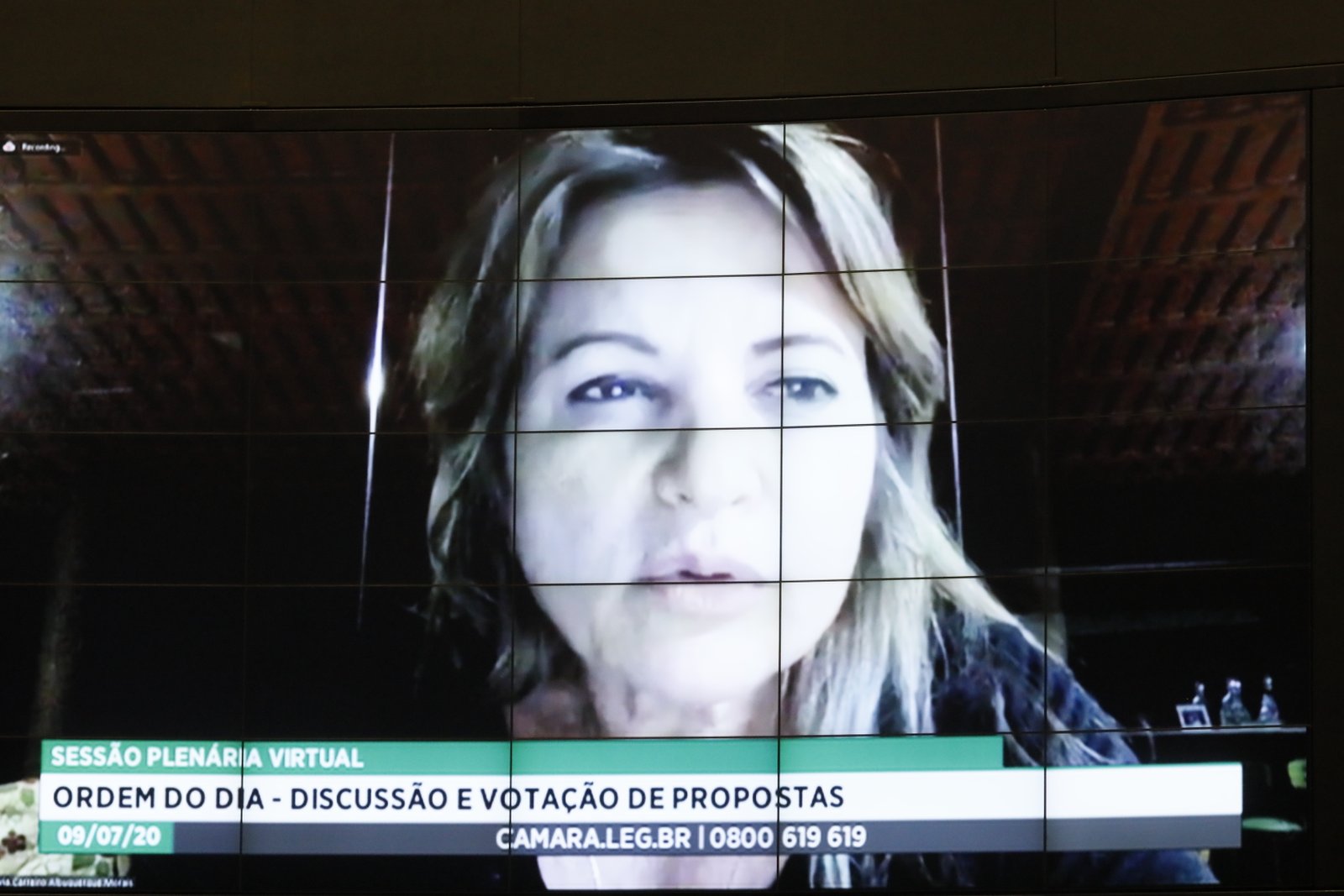 Câmara aprova três projetos da bancada feminina e nova lei do gás