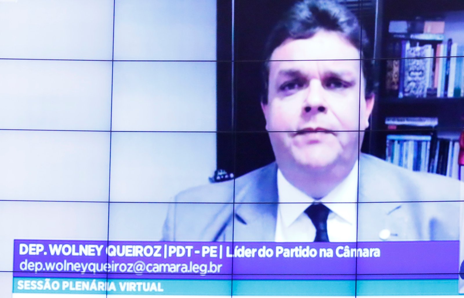 Câmara aprova suspensão do pagamento do Fies e regras trabalhistas especiais para período de pandemia