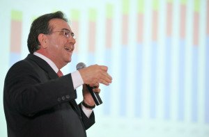 Proposta impede exercício do cargo de presidente da República por integrante da linha sucessória denunciado