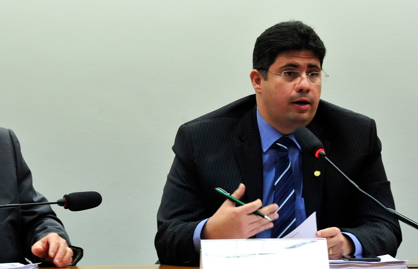 Câmara aprova projeto que assegura atenção integral à mulher na prevenção do câncer