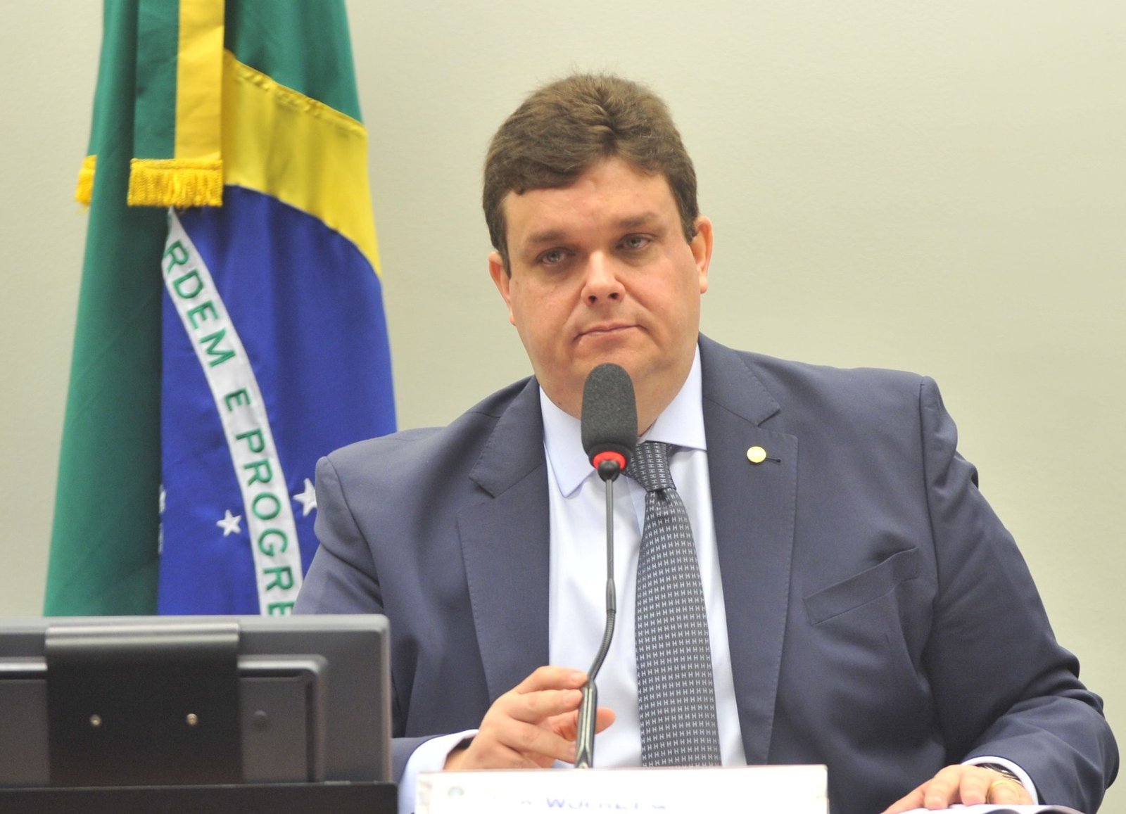 Comissão aprova projeto de Wolney Queiroz que assegura mudança do repouso semanal por motivo religioso