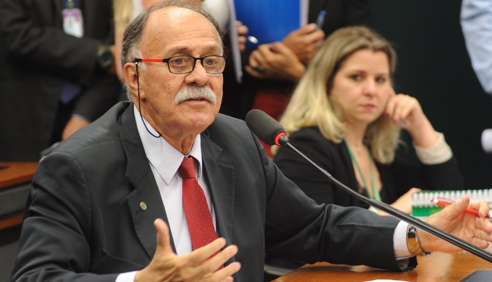 Comissão aprova projeto que dificulta comercialização de carro roubado