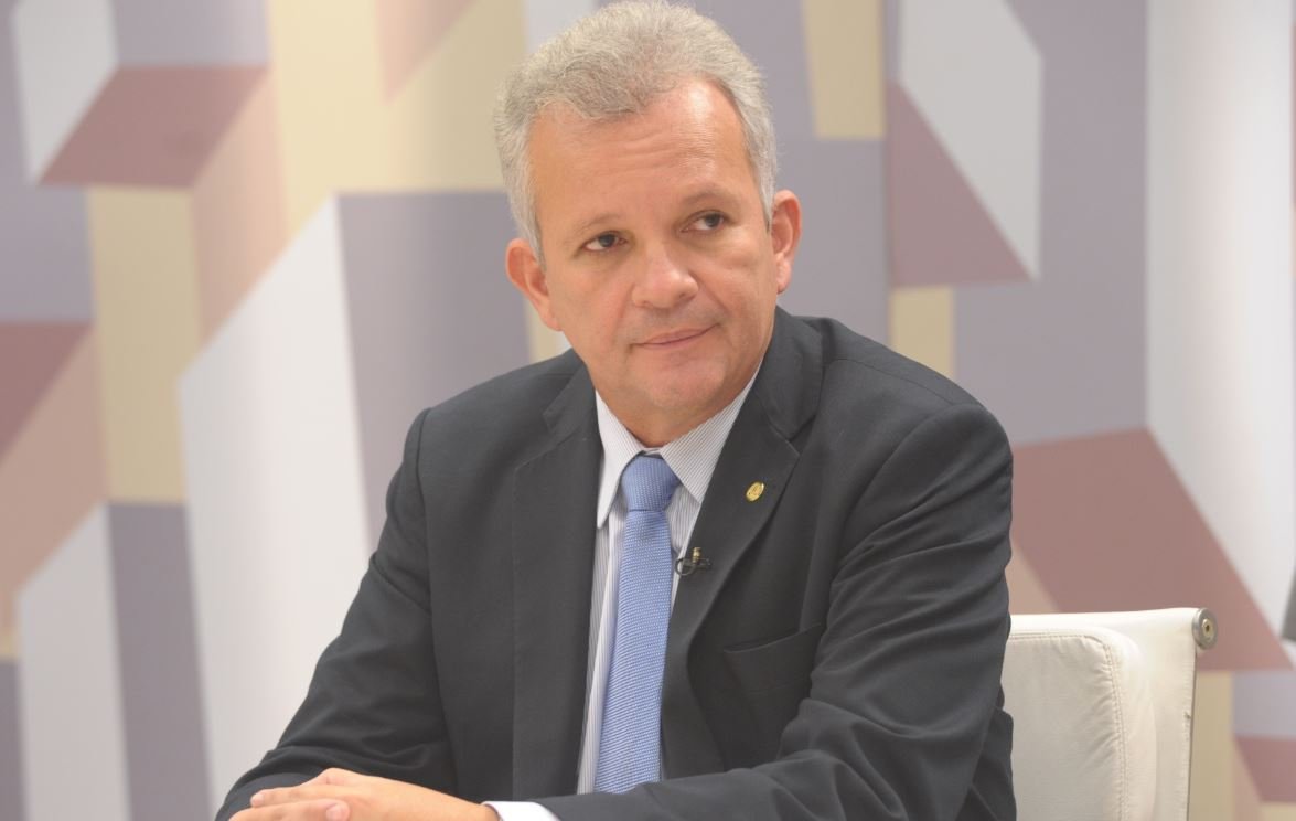 Comissão de Trabalho aprova proposta que veda exigência de contrapartida na oferta de estágio