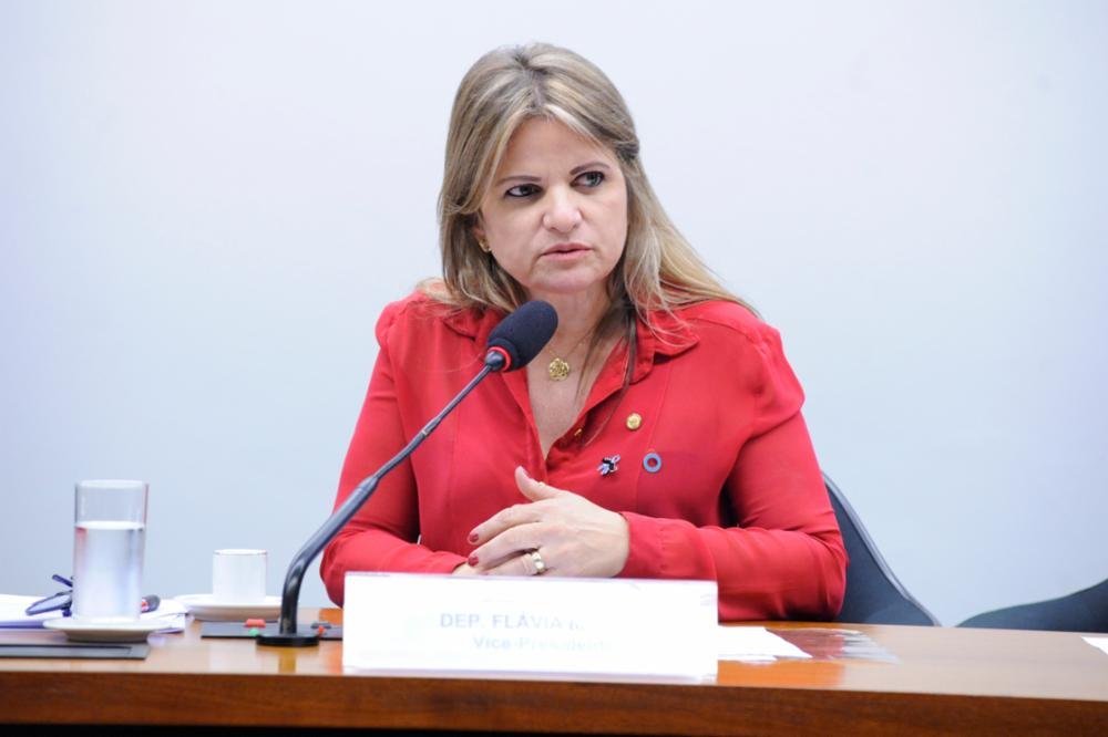 Comissão de Orçamento aprova créditos extras para Justiça e Ministério Público com parecer favorável de Flávia Morais