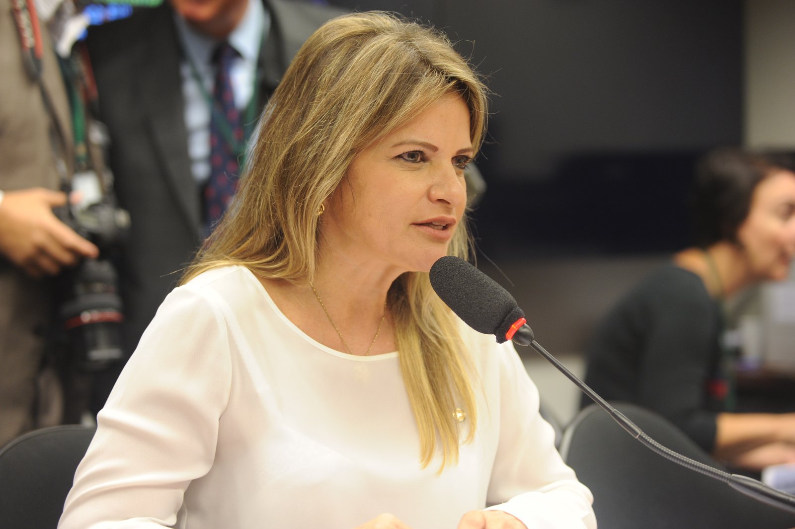 Comissão de Direitos da Mulher debate vacina contra HPV