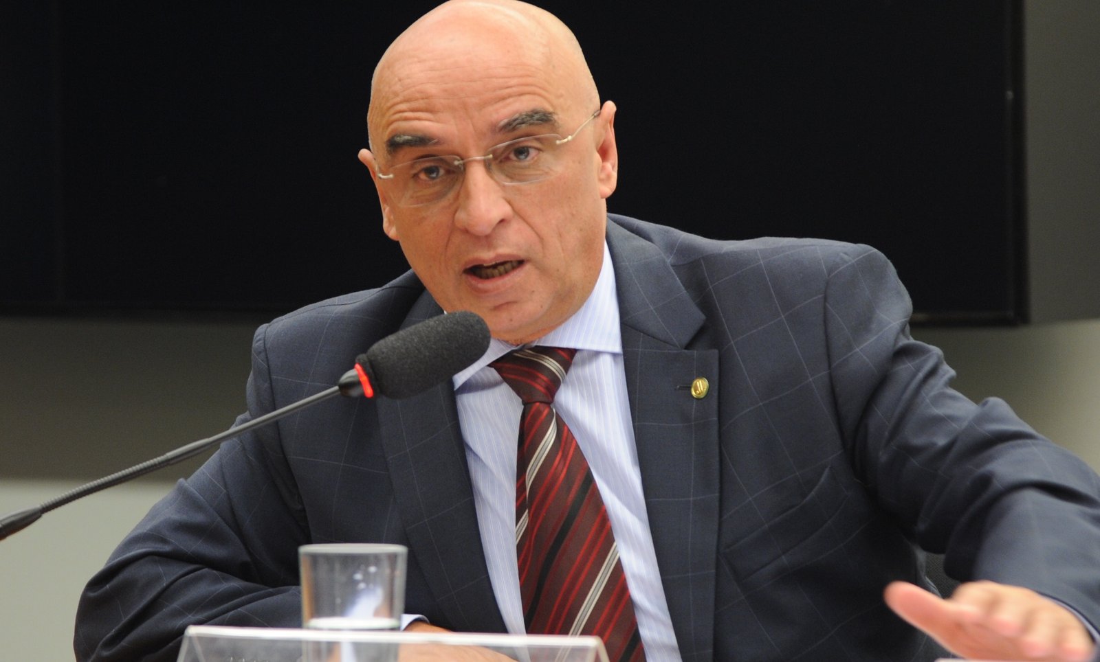 Comissão aprova utilização de cães farejadores para identificar drogas e armas