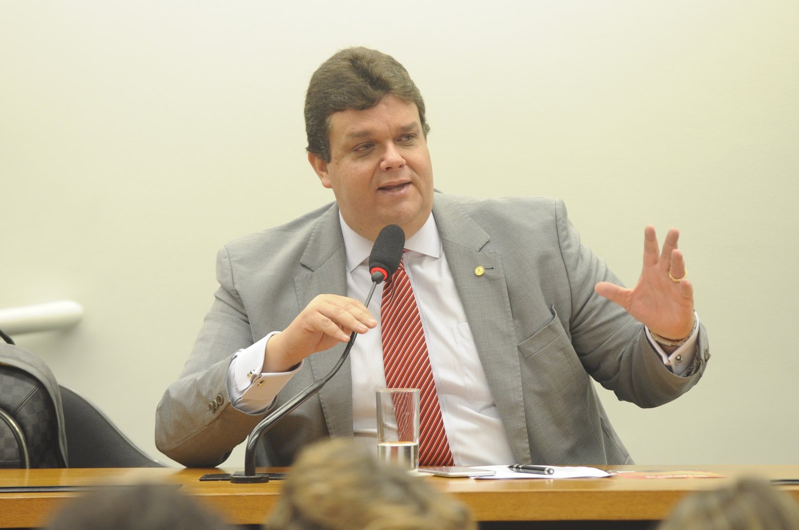 Comissão debate liberdade religiosa no trabalho a pedido de Wolney Queiroz