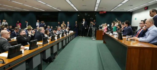 Comissão aprova admissibilidade da PEC que prevê fim de seis dias de trabalho por um de descanso (6×1)