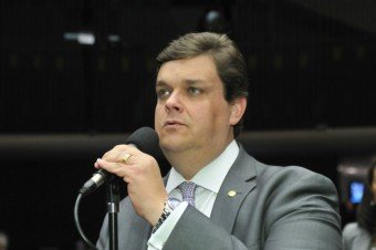 Wolney Queiroz: “Pandemia dificulta resistência ao autoritarismo”