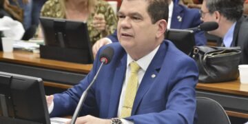 Mauro Benevides Filho apresenta projeto com normas para prevenir o financiamento de terrorismo