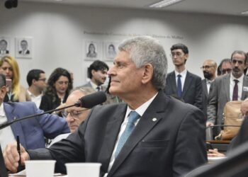 Projeto de Afonso Motta que aumenta reserva de vagas em estacionamento para idosos é aprovado em comissão