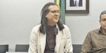 Duda Salabert preside debate sobre “o combate ao assédio e à violência de gênero nas forças policiais”