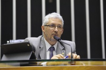 Aprovada habilitação para pessoas com deficiência conduzirem veículos adaptados