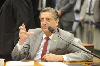 Dagoberto Nogueira apresenta projeto para evitar acesso de jovem a site pornográfico