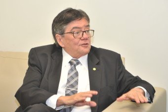 José Curvo solicita equipamentos ao Ministério da Saúde