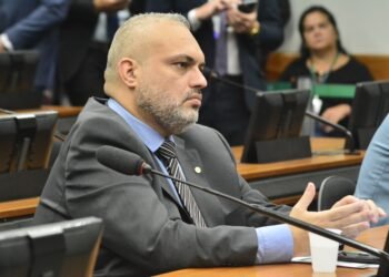 Projeto de Marcos Tavares cria fundo para depósito de dinheiro de multa ambiental revertido à causa animal