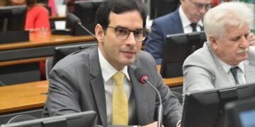 Aprovado projeto de Leo Prates que garante exame de triagem pelo SUS para detectar o TEA