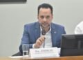 Comissão aprova projeto de Josenildo que prevê salas especiais para autistas nos aeroportos