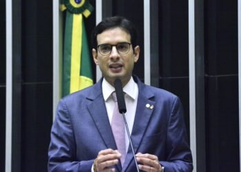 Leo Prates é autor de projeto que estipula piso salarial para os profissionais sanitaristas