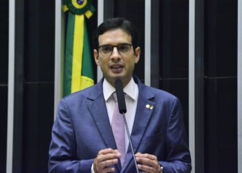 Projeto de Leo Prates que transfere simbolicamente capital federal para Salvador é aprovado na Câmara e vai para o Senado