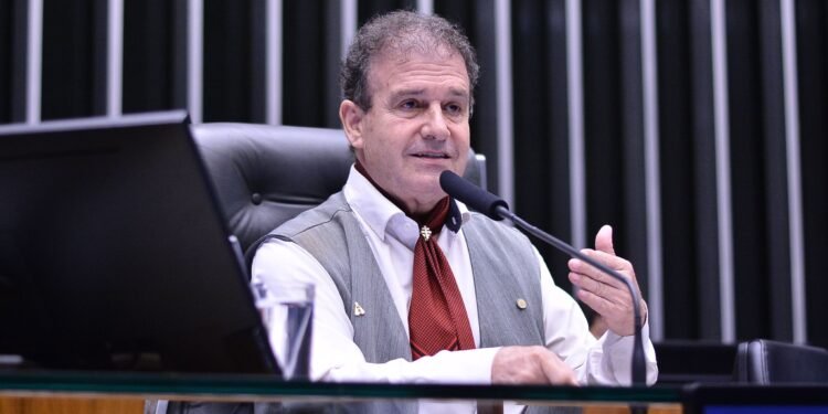 Projeto de Pompeo de Mattos cria política nacional de saúde mental para atingidos por desastres climáticos