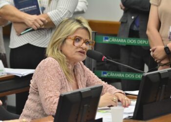 Flávia Morais propõe atribuir ao “Grande Sino do Divino Pai Eterno” o selo de patrimônio cultural e artístico do Goiás