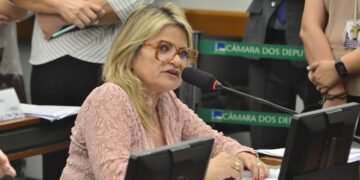 Flávia Morais propõe atribuir ao “Grande Sino do Divino Pai Eterno” o selo de patrimônio cultural e artístico do Goiás