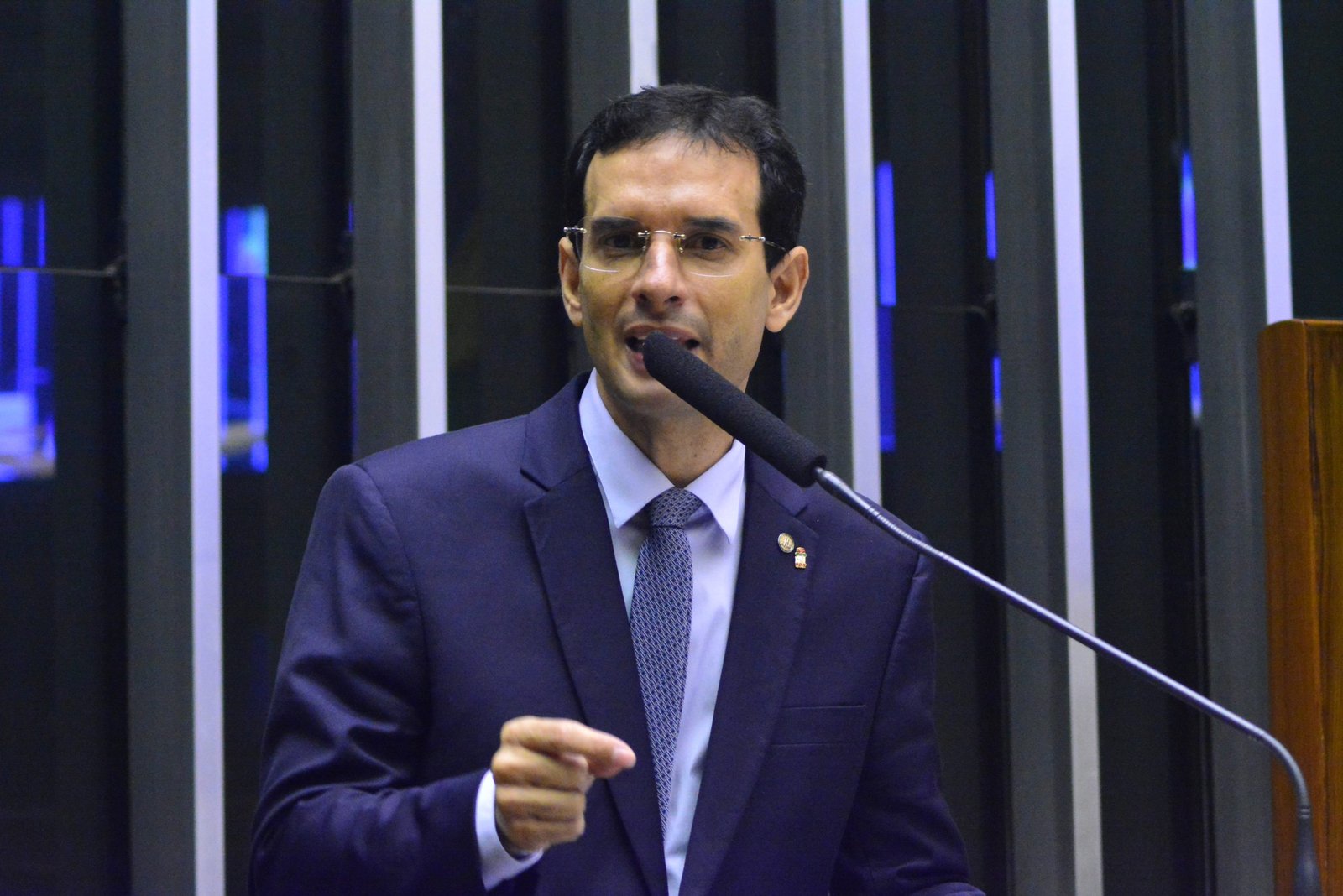 Leo Prates defende regulamentação da profissão de salva-vidas