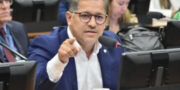 Plenário vai analisar projeto de Dorinaldo que cria campanha para o uso consciente da tecnologia digital