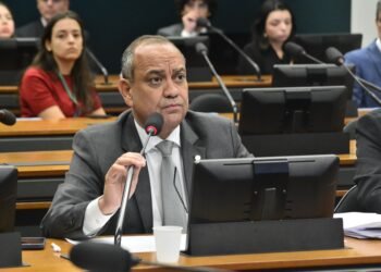 Aprovado parecer de Max Lemos a projeto que beneficia o consumidor de energia de permissionária de pequeno porte