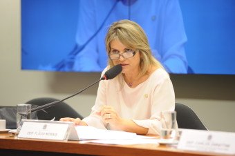 Comissão aprova regras para atividade artística de crianças na mídia
