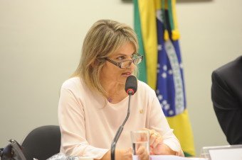 Comissão analisa aposentadoria maior para idoso dependente