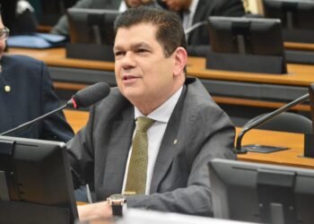 Câmara aprova urgência a projeto de regulamentação da reforma tributária relatado por Mauro Benevides Filho