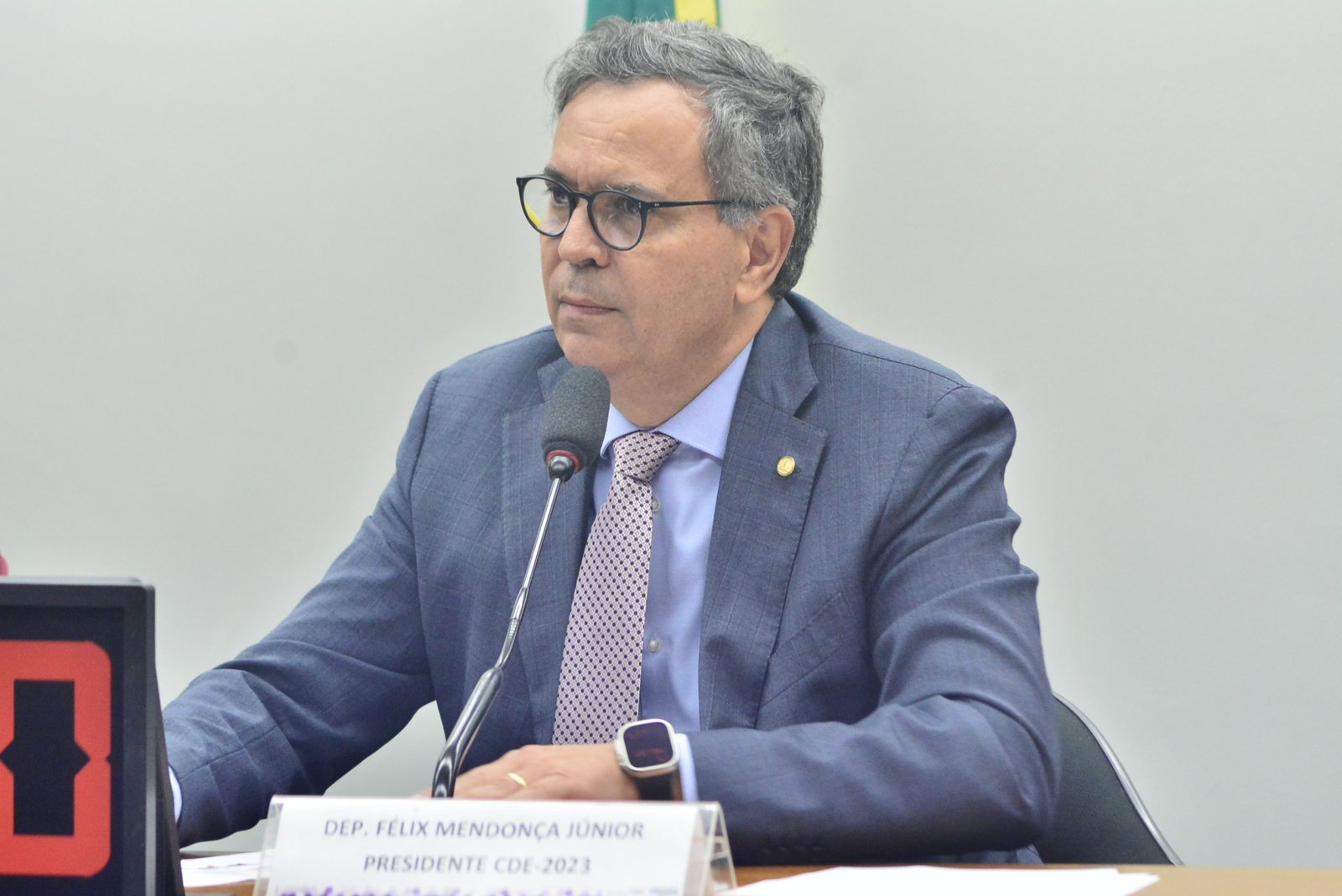 Comissão de Indústria e Comércio aprova projeto de Felix Júnior para retomada da economia no pós-pandeia