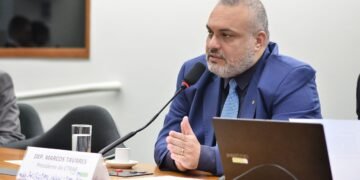 Comissão de Educação aprova projeto de Tavares que trata do reuso de livros didáticos em escolas particulares
