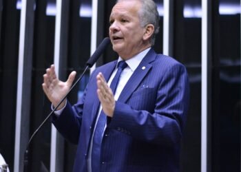 Projeto de André Figueiredo com alerta sobre o perigo do sedentarismo é aprovado na Câmara